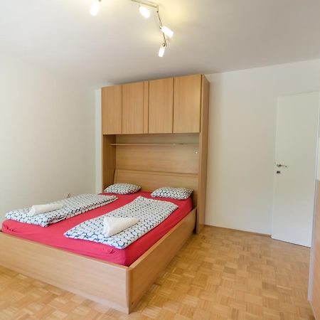 Apartment Near The Train Station Ljubljana Bagian luar foto