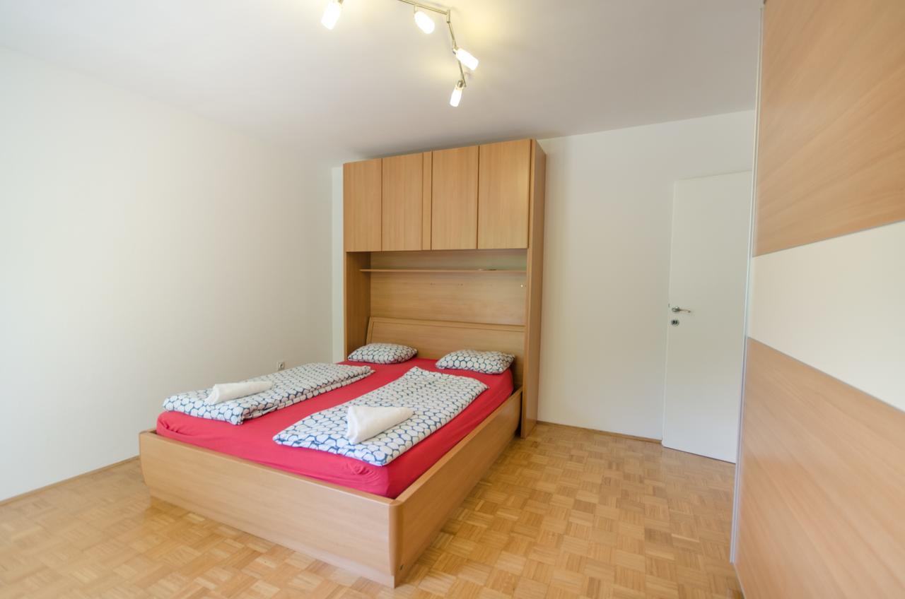 Apartment Near The Train Station Ljubljana Bagian luar foto