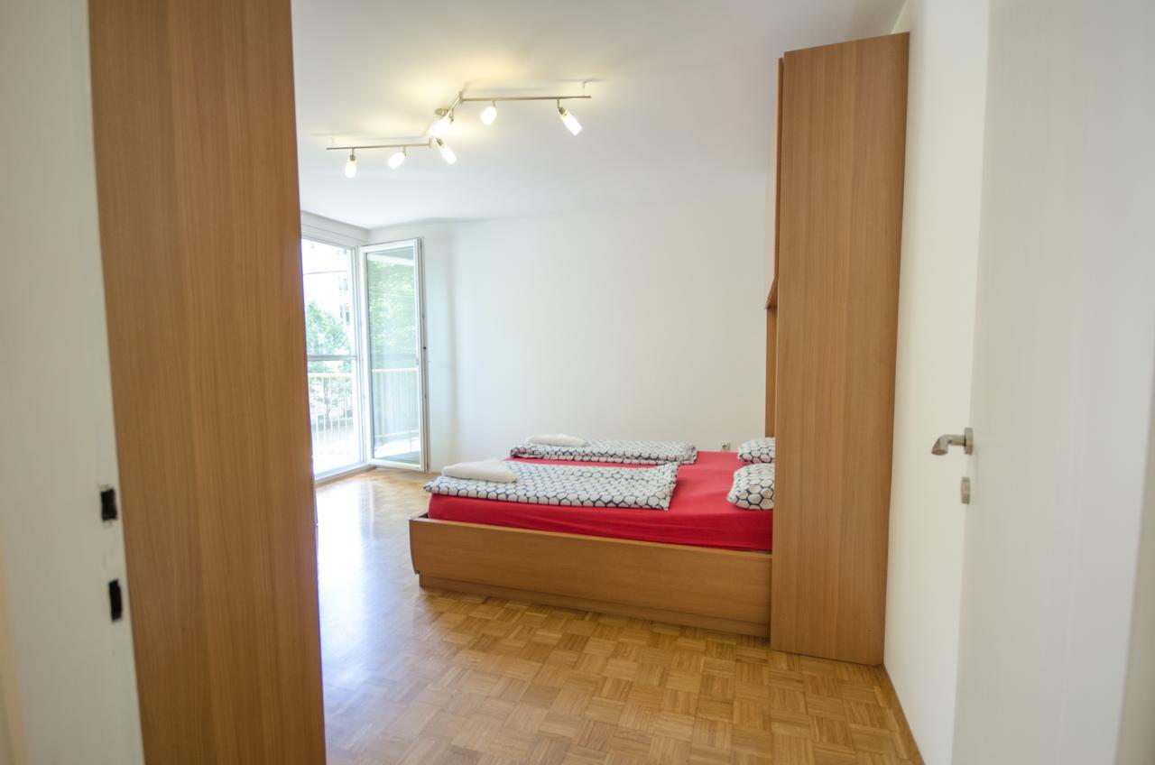 Apartment Near The Train Station Ljubljana Bagian luar foto