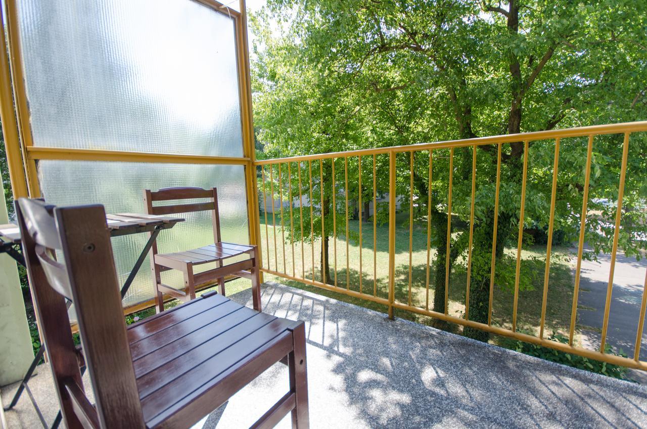 Apartment Near The Train Station Ljubljana Bagian luar foto