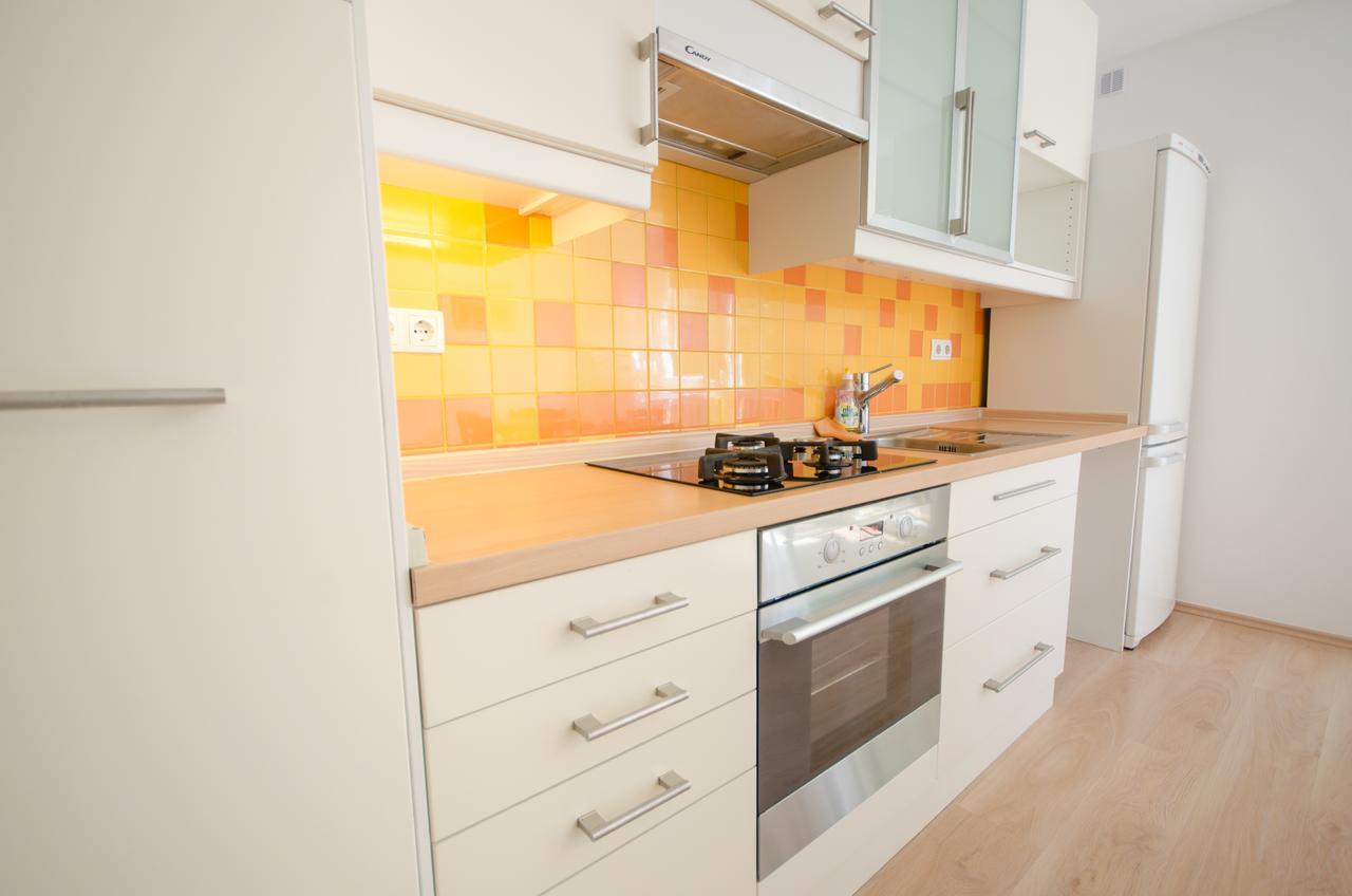 Apartment Near The Train Station Ljubljana Bagian luar foto